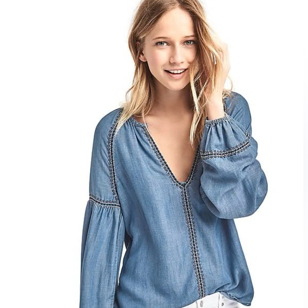 GAP Women's Blue V-Neck Top peasant top size M